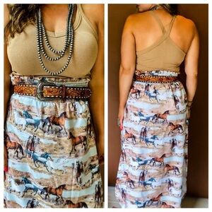 Avery Apparel‎ Skirt Womens Small Brown Wild Horses Smocked Waist Western Rodeo